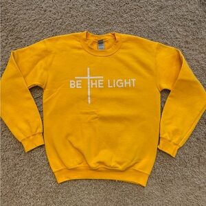 Gildan Yellow 'Be The Light' Christian/Bible/faith pullover crewneck sweatshirt